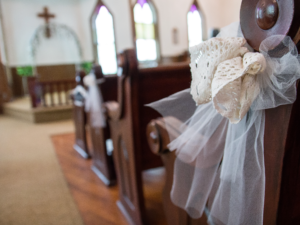 Heart o fTexas Wedding Chapel Pew Bow (2)